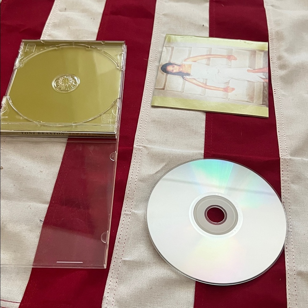 Toni Braxton 'Secrets' CD - Picture 4 of 8
